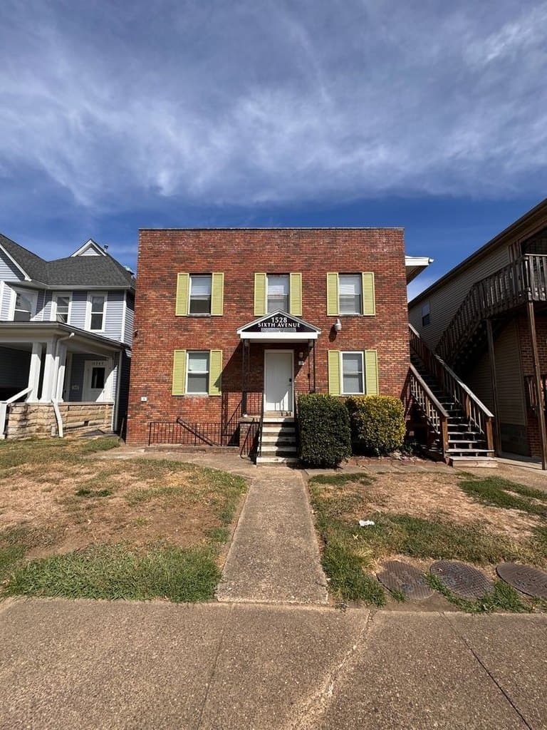 Herd Flats - 1528 6th Ave