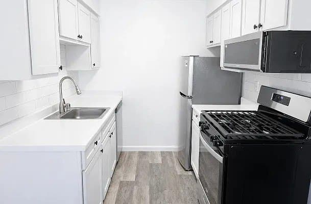 Elm Glen Apartments