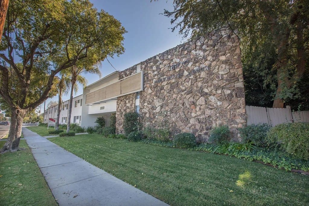 18100 Roscoe Blvd Northridge, CA 91325