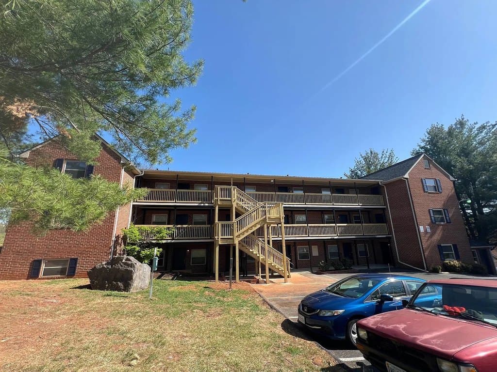 Stone Ridge Apartments- Convenient Location