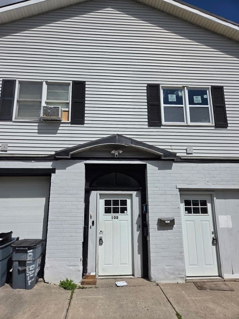 108 Ball St