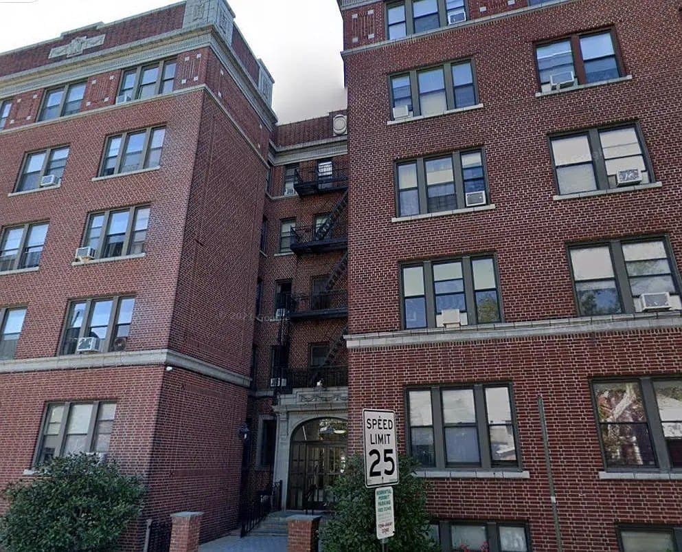 840 Kennedy