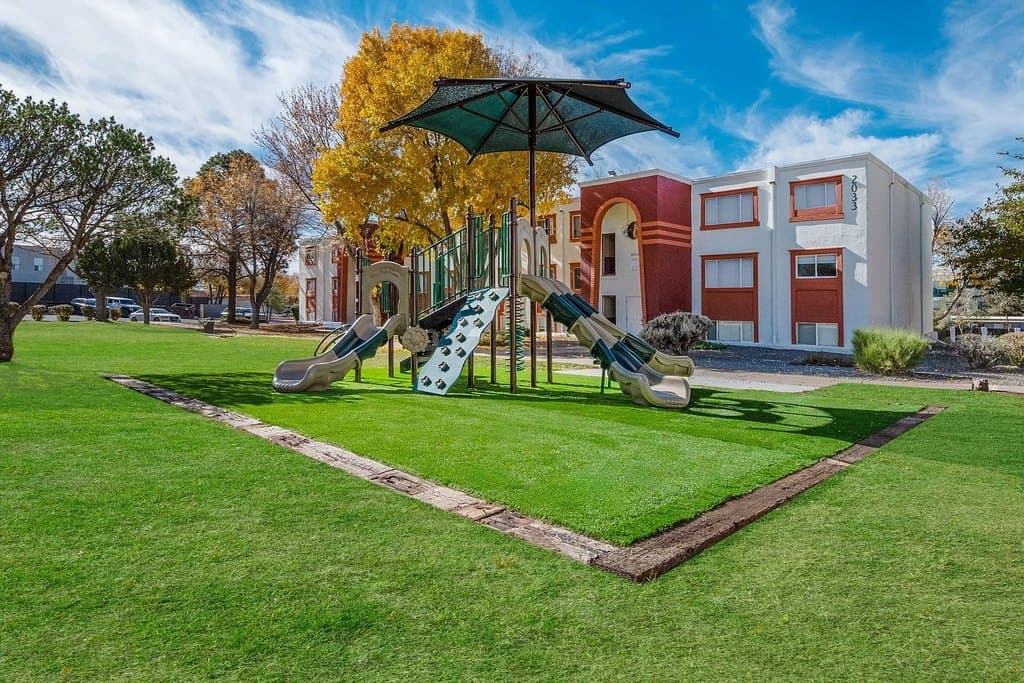 Artista Apartments
