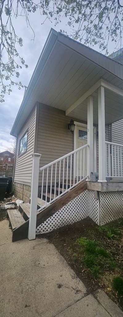 133 S Chicago Ave