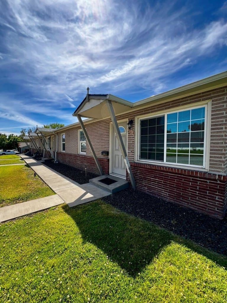 Apartment Available on Bonnie Doon!