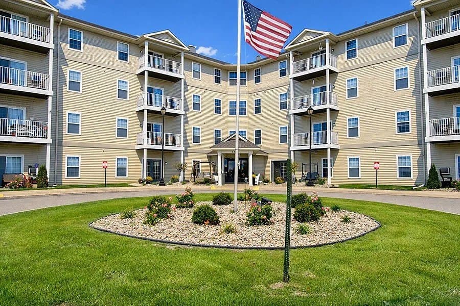 ST. CLAIR LANDINGS