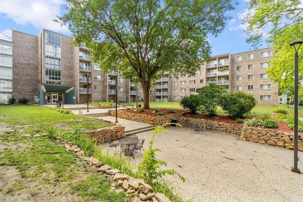 River Bluff Apartments