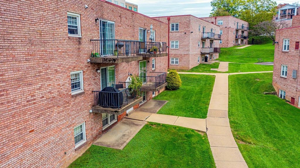 Monroe Village