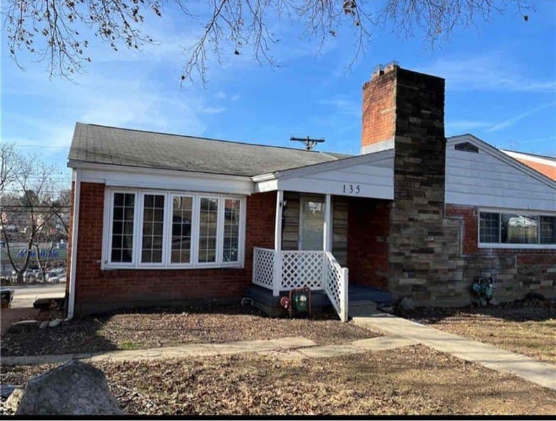 135 Greenbriar Dr