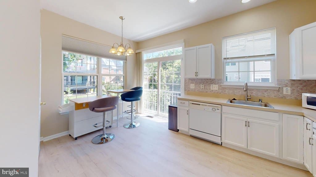 169 Danbury St SW