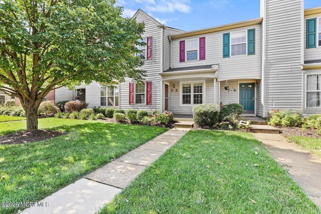 7 Stuart Dr Apt 3