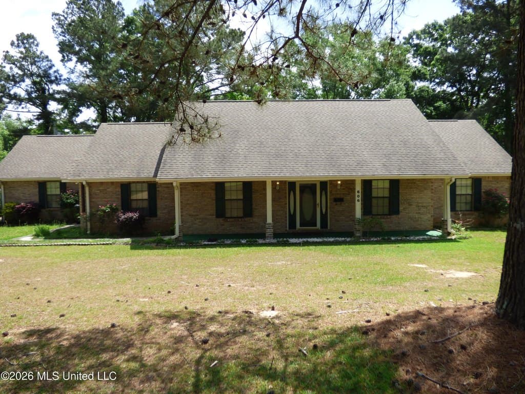 606 Lakeview Ave