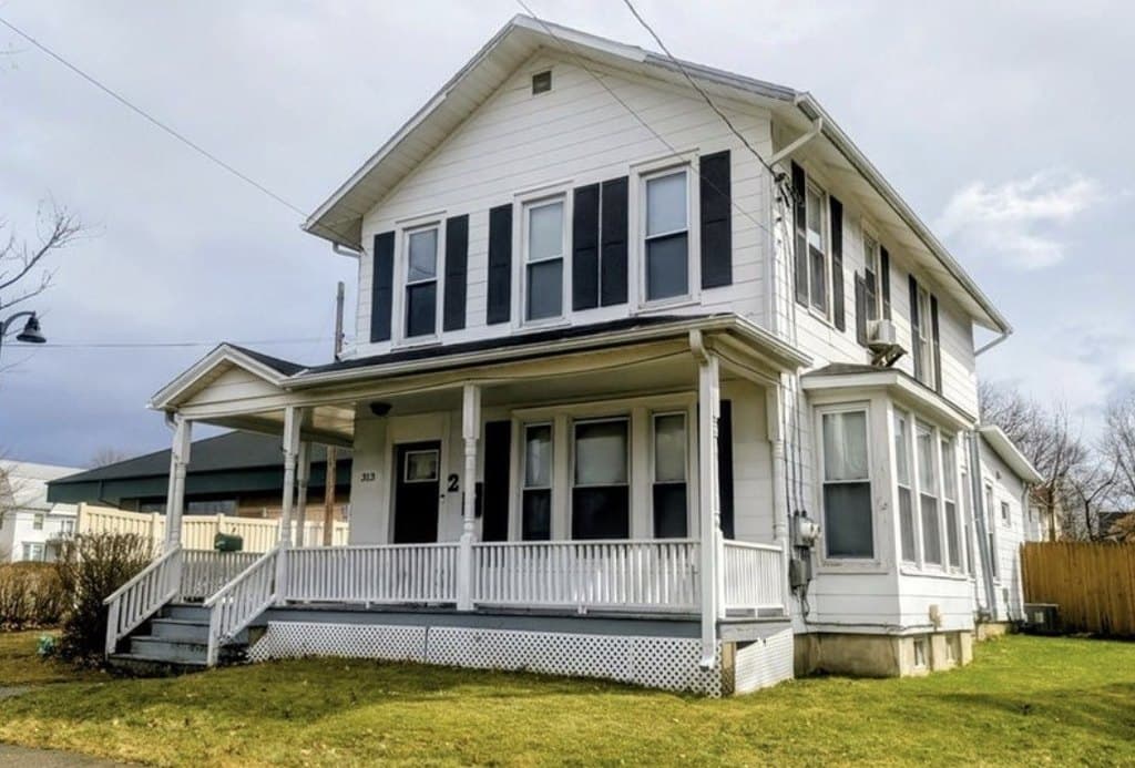 313 Roe Ave Unit 2
