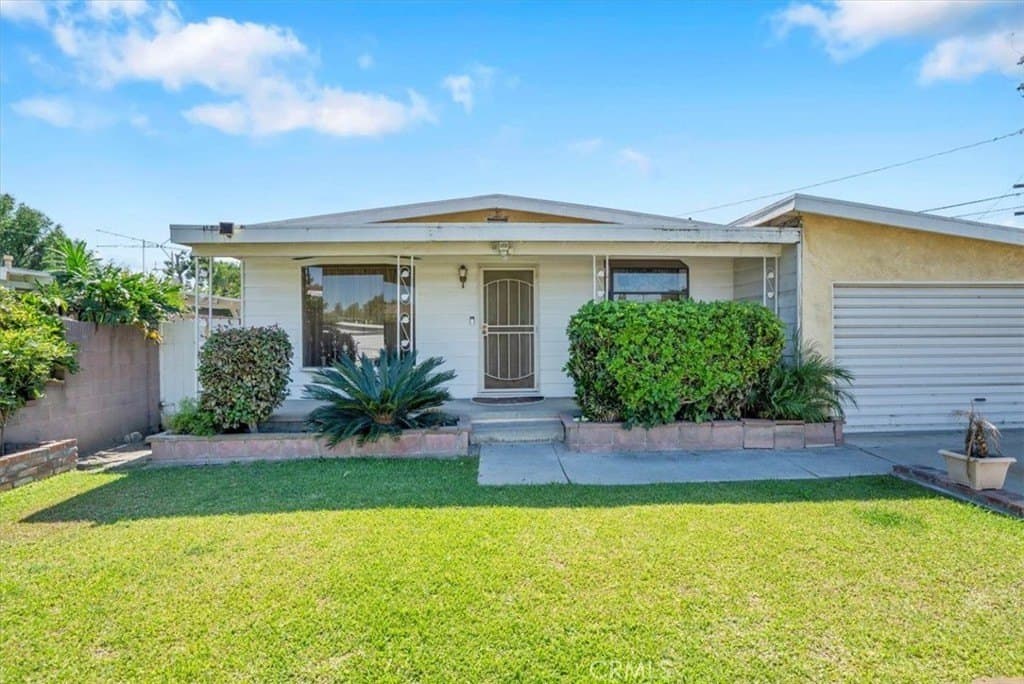 9241 Vicki Dr