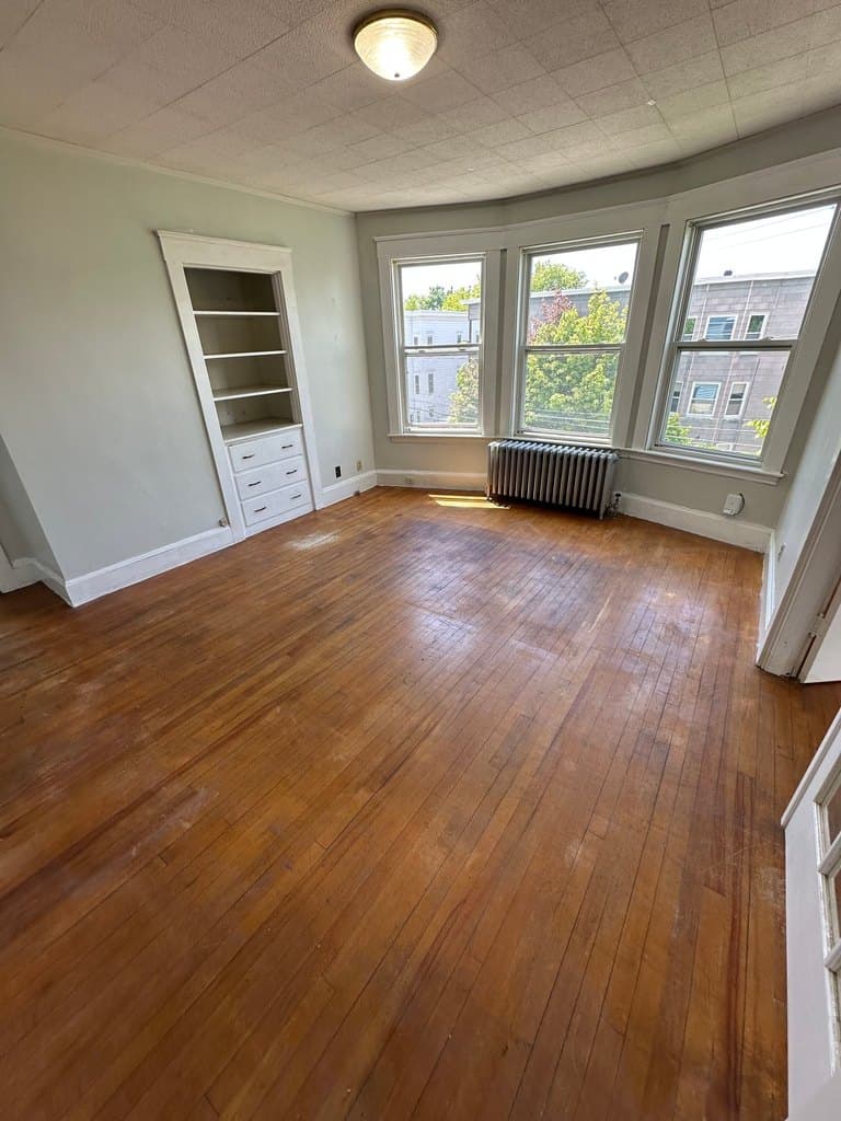 213 Pine St Apt 3