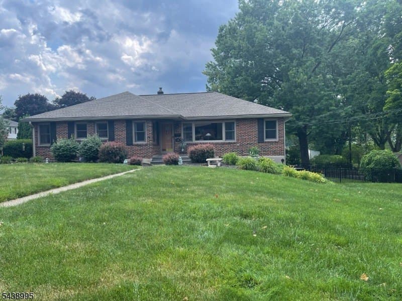 106 Liggett Blvd
