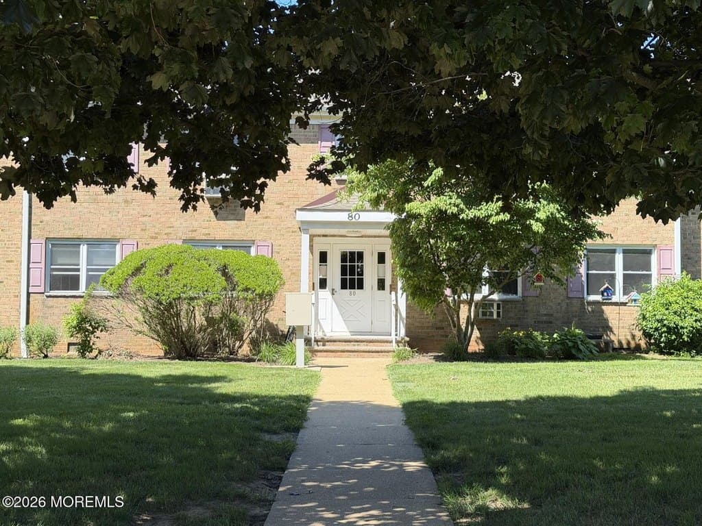 80 Manchester Ct Apt E