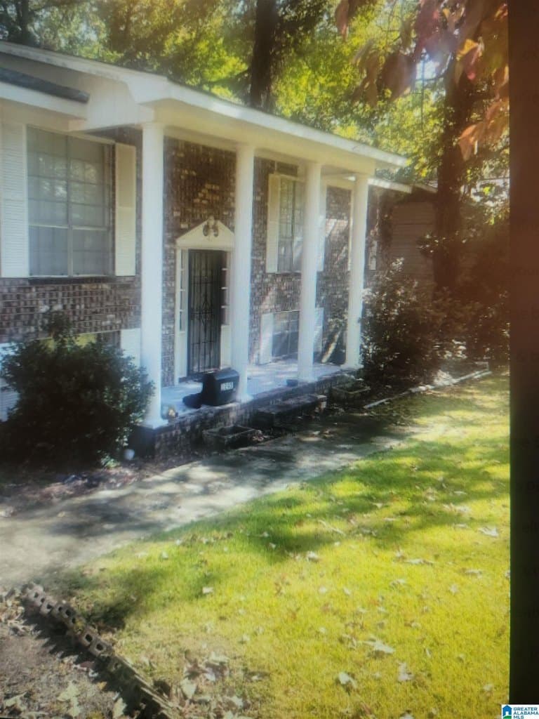 1245 Pine Tree Dr