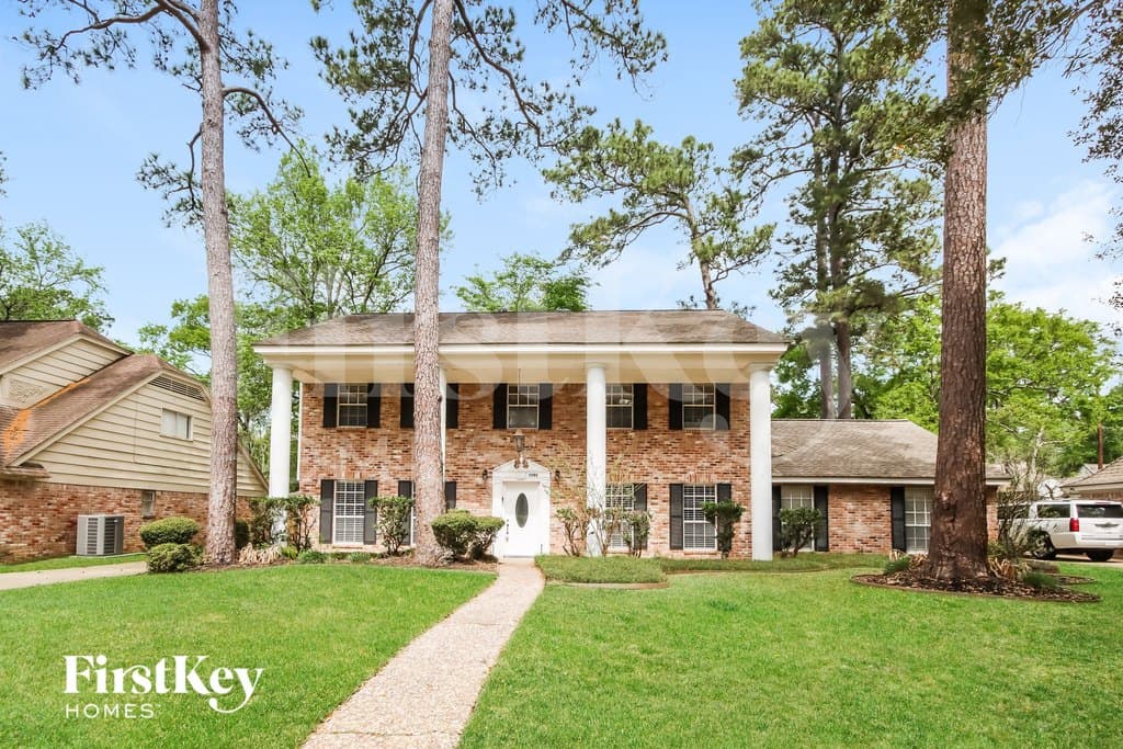1702 Corral Dr
