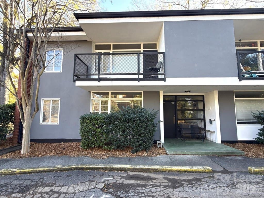 2126 E 7th St Apt 103