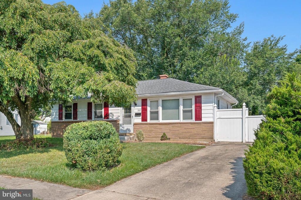 212 N Brownleaf Rd