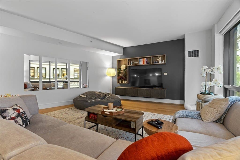 45 Province St Apt 3N