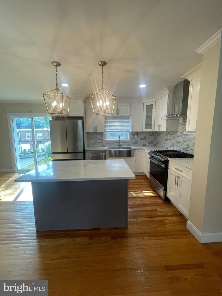 3300 Kayford Cir