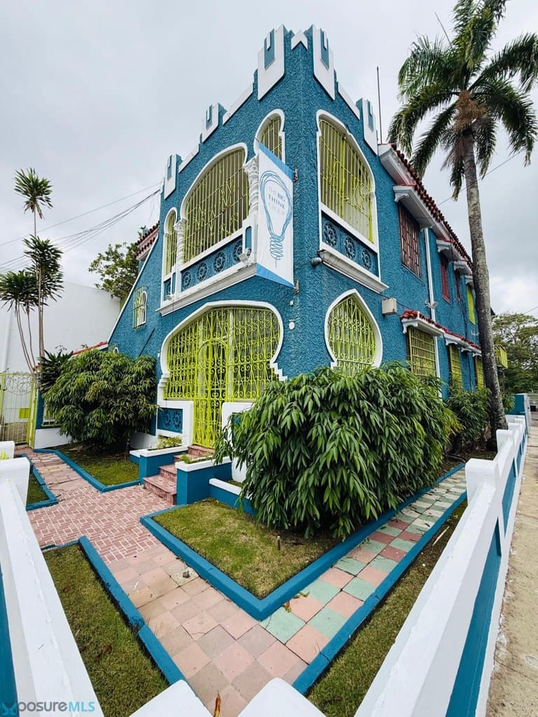 1850 Ave Fernandez Juncos Unit 1850
