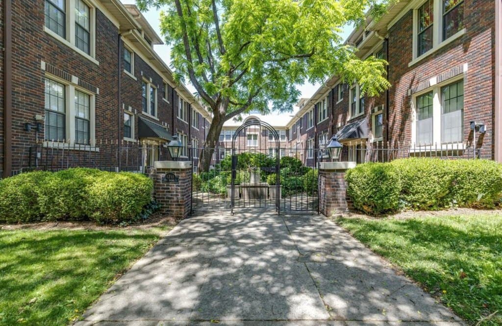1711 18th Ave S Apt D2
