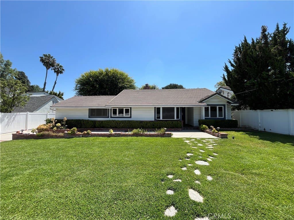 5710 Jumilla Ave