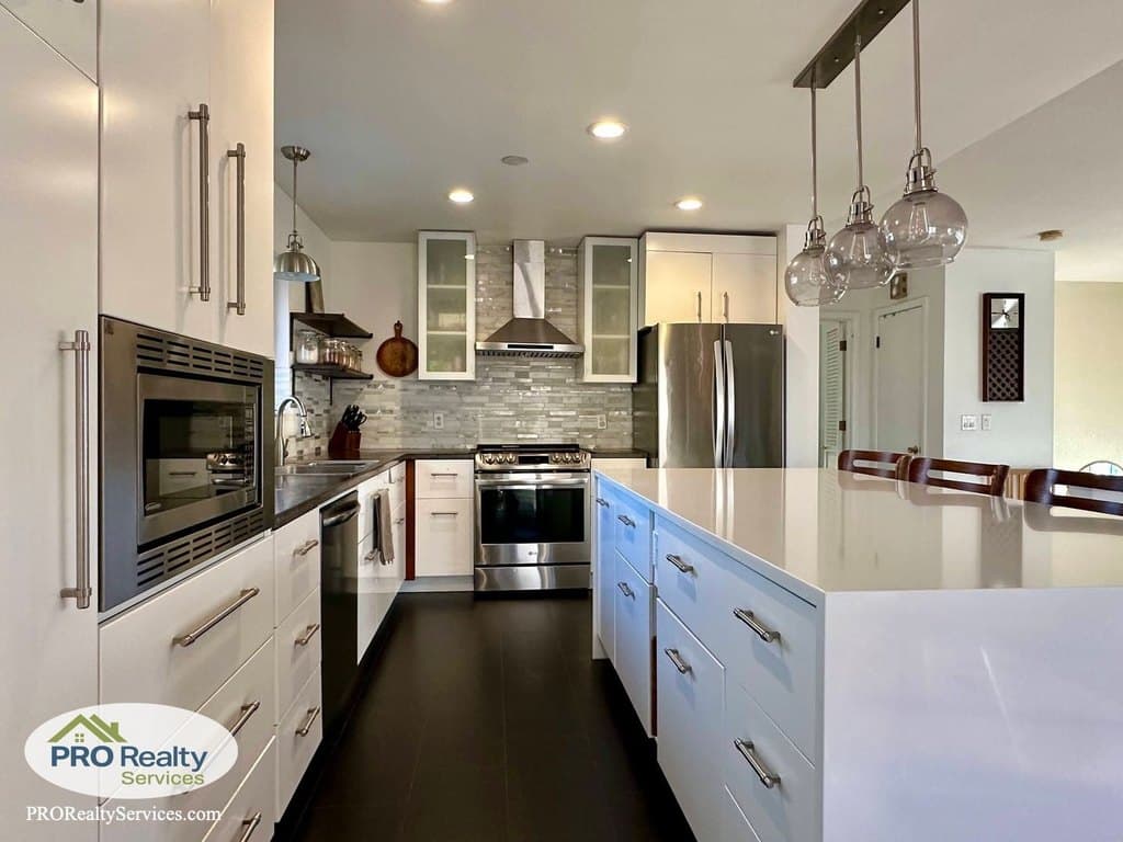 2211 Quebec Dr