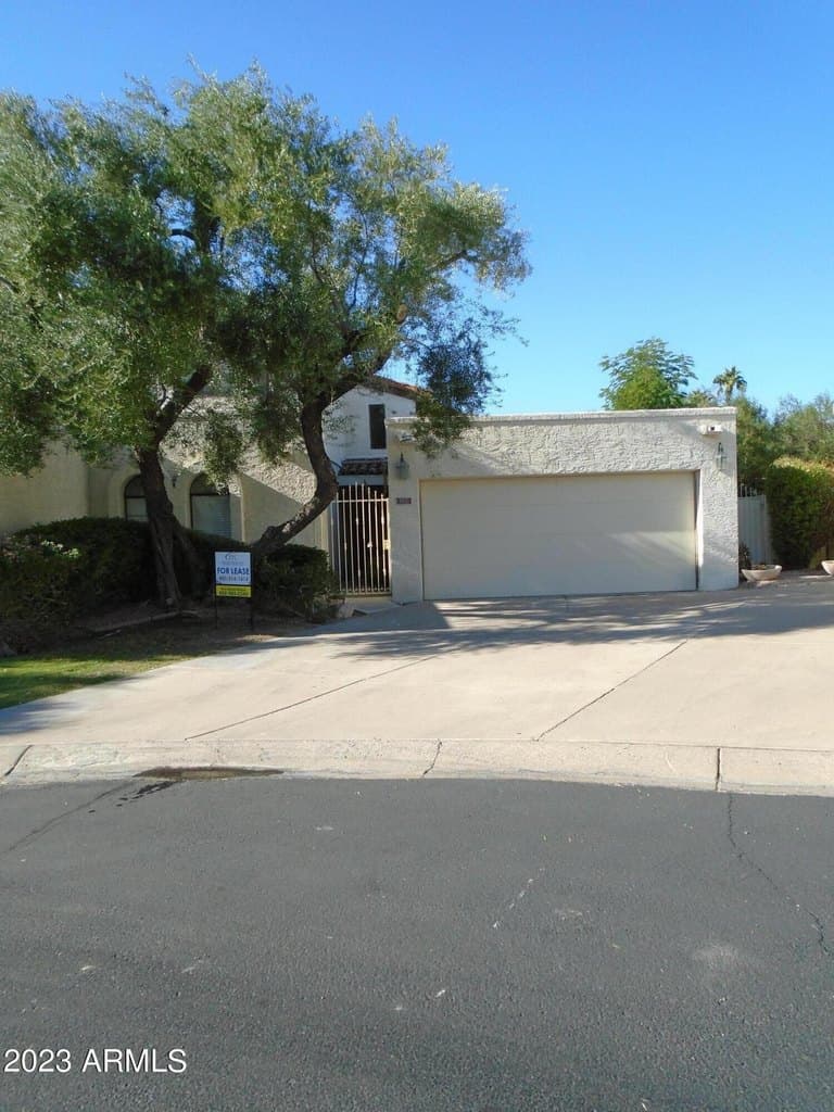1910 E Winter Dr