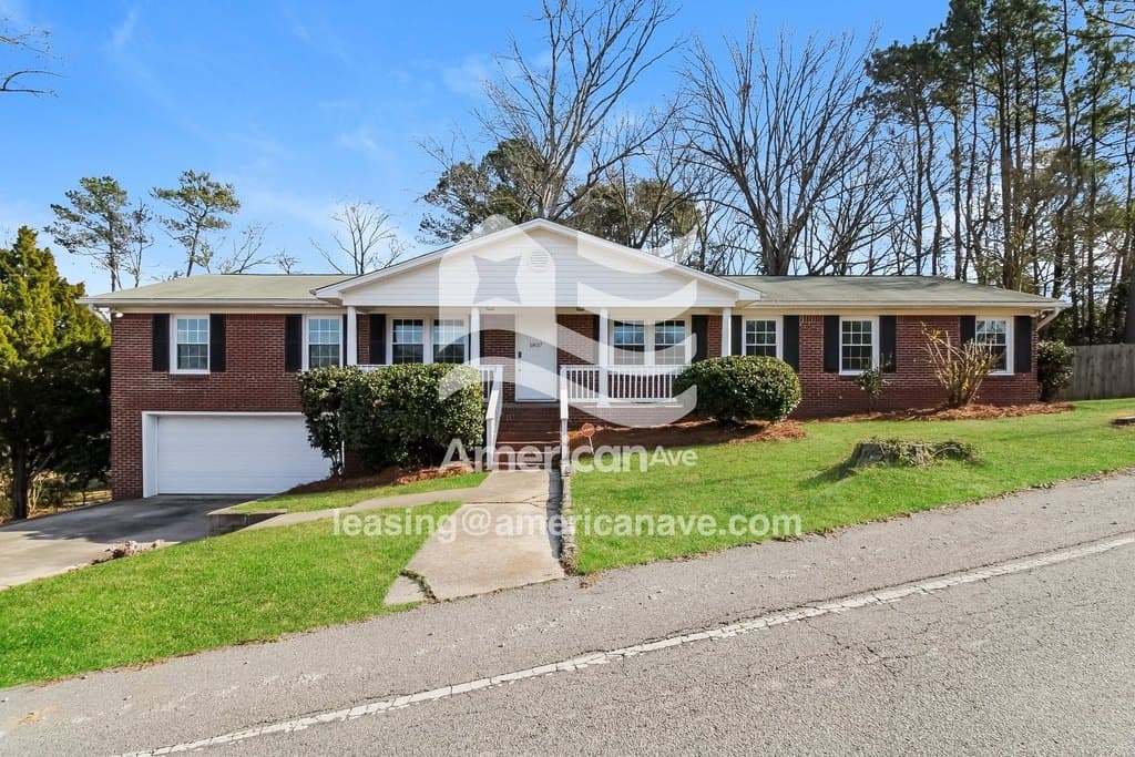 1807 Holly Hill Dr