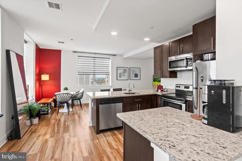 231 State St Apt 805