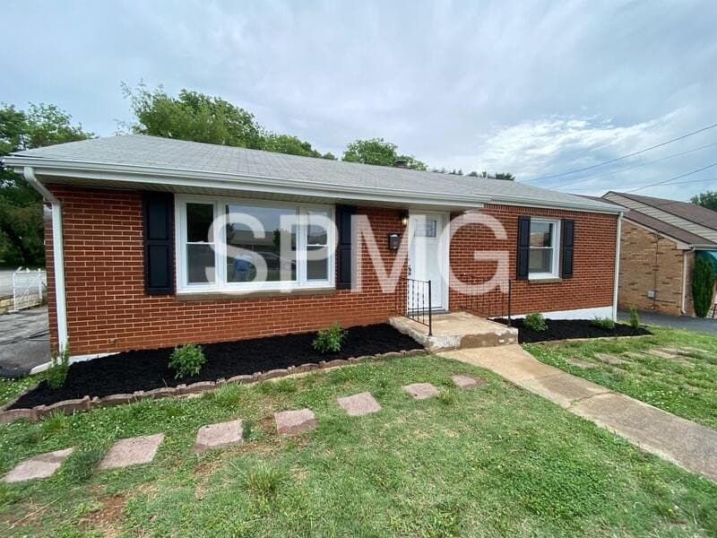 5125 Airport Rd NW