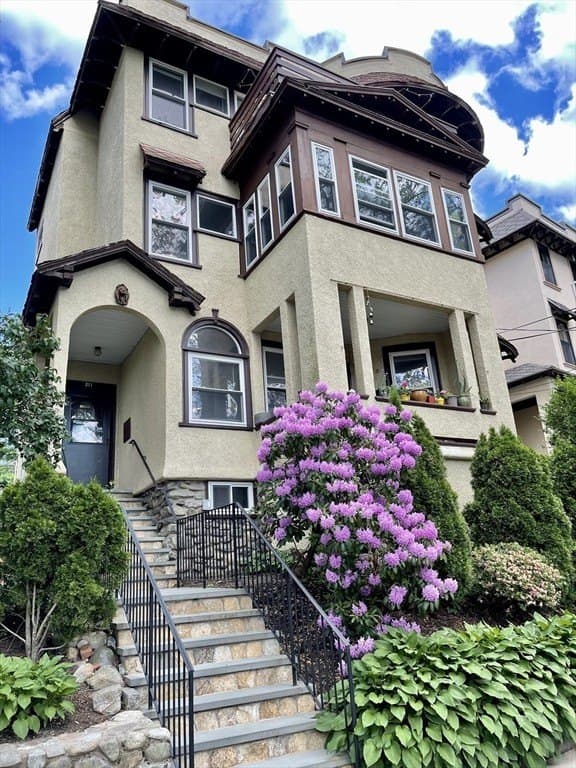 201 Rawson Rd Apt 3
