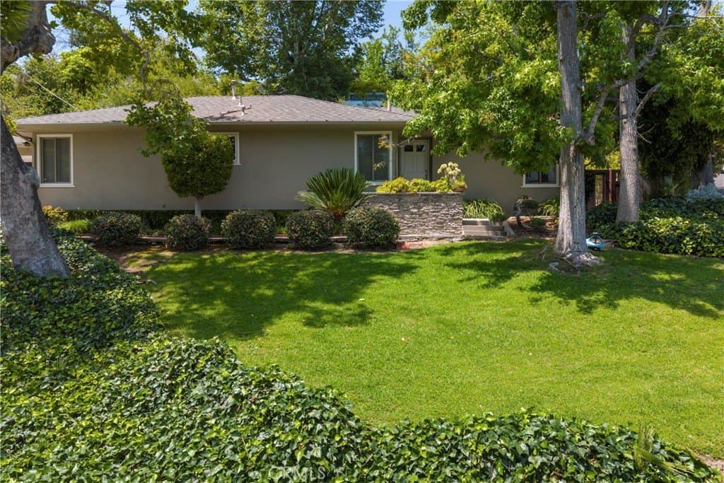 229 Glenullen Dr