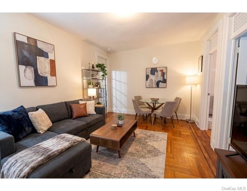34-39 30th St Unit 2F