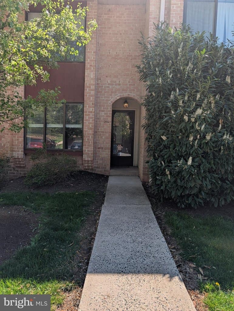 214 Stonybrook Dr Unit 214