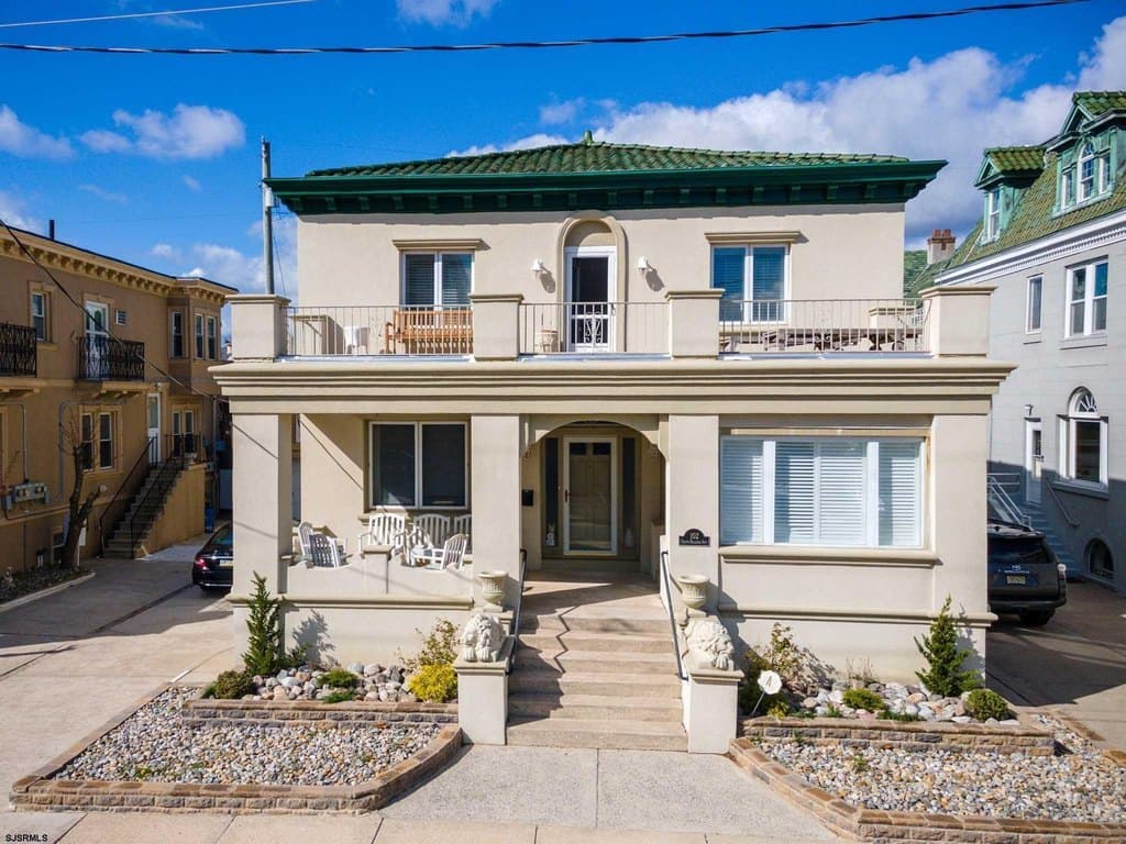 102 S Raleigh Ave