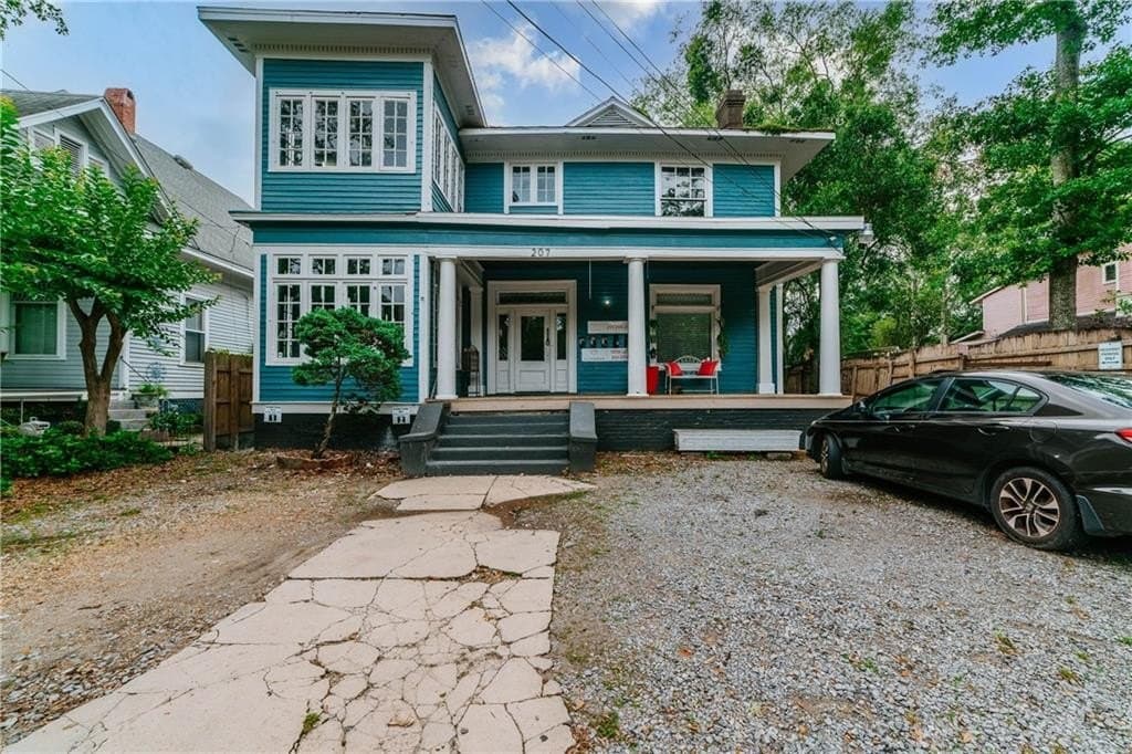 207 Michigan Ave Apt 3