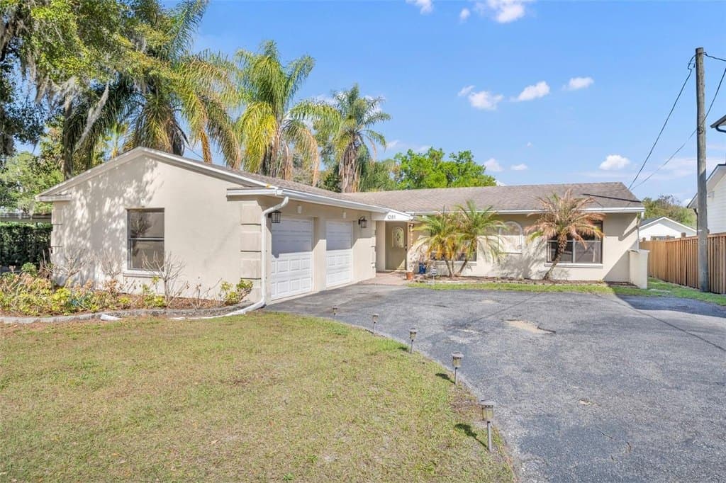 1081 Lake Weldona Dr
