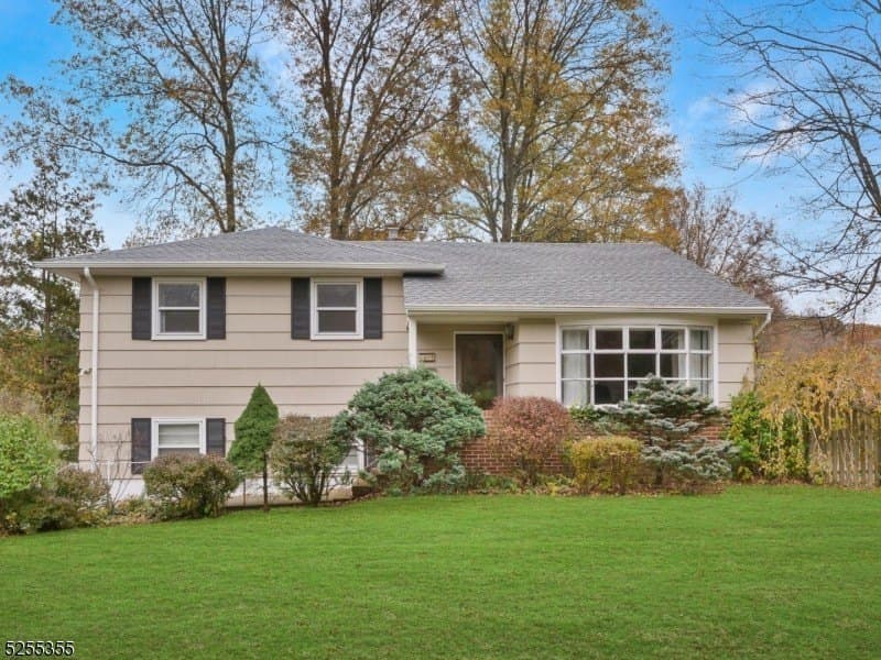 69 Intervale Rd