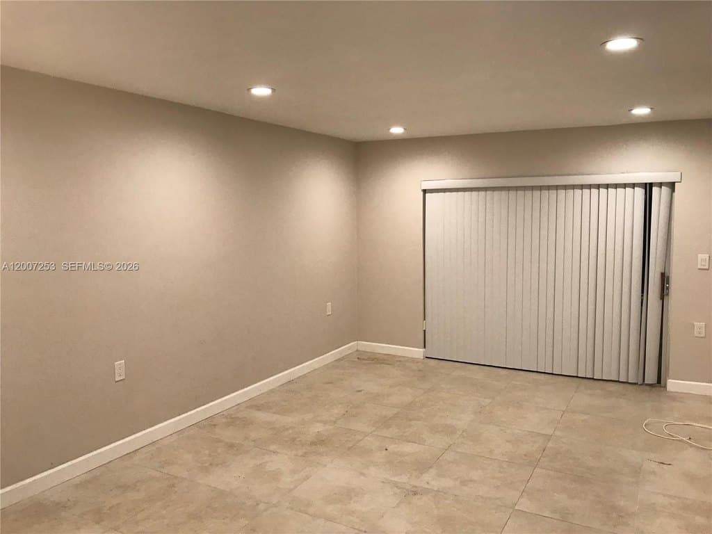 11237 SW 88th St Unit 211E