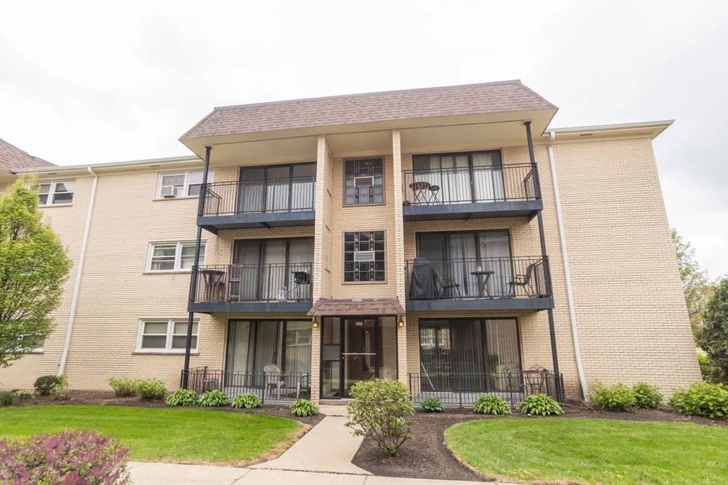 6561 N Harlem Ave Apt 3E