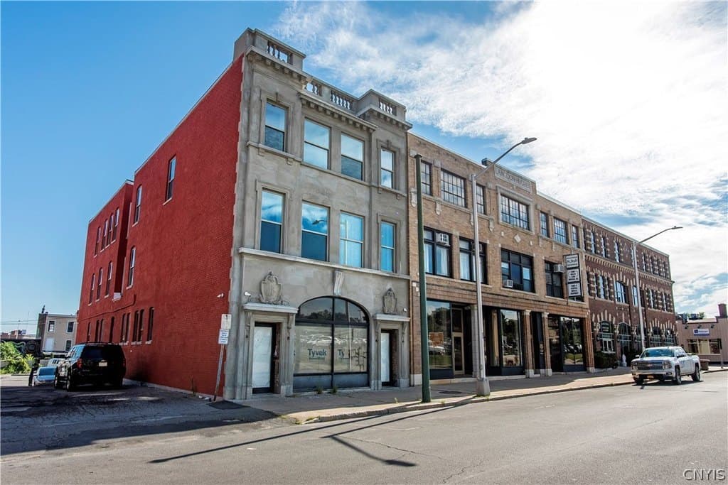 221 Elizabeth St Unit 1