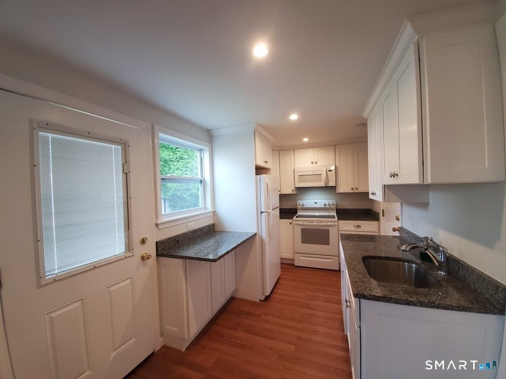 170 Brookfield Ave