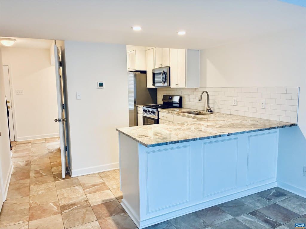 210 Saponi Ln Unit 6