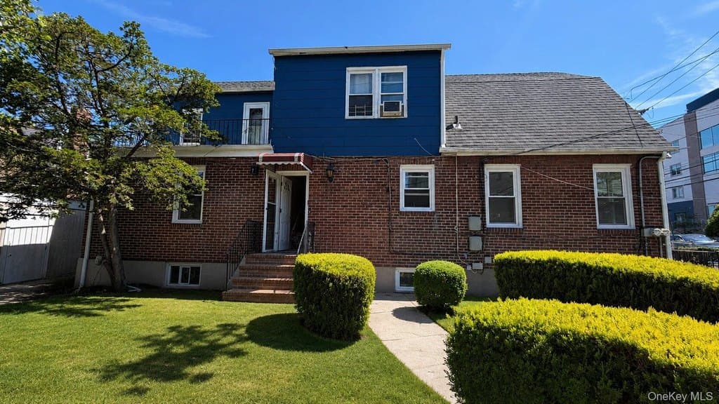 284 Beach 19th St Unit 1