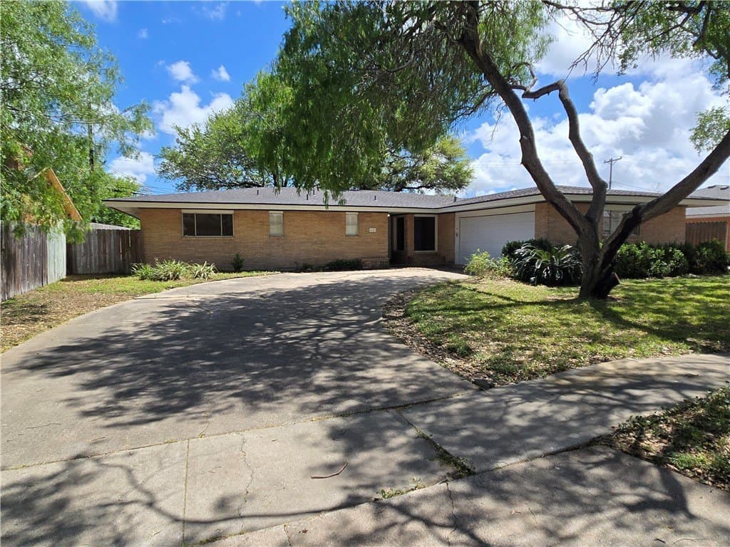 441 Montclair Dr
